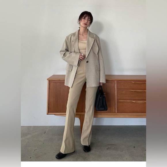 Classic blazer with bowtie for women - Picture 13 of 13